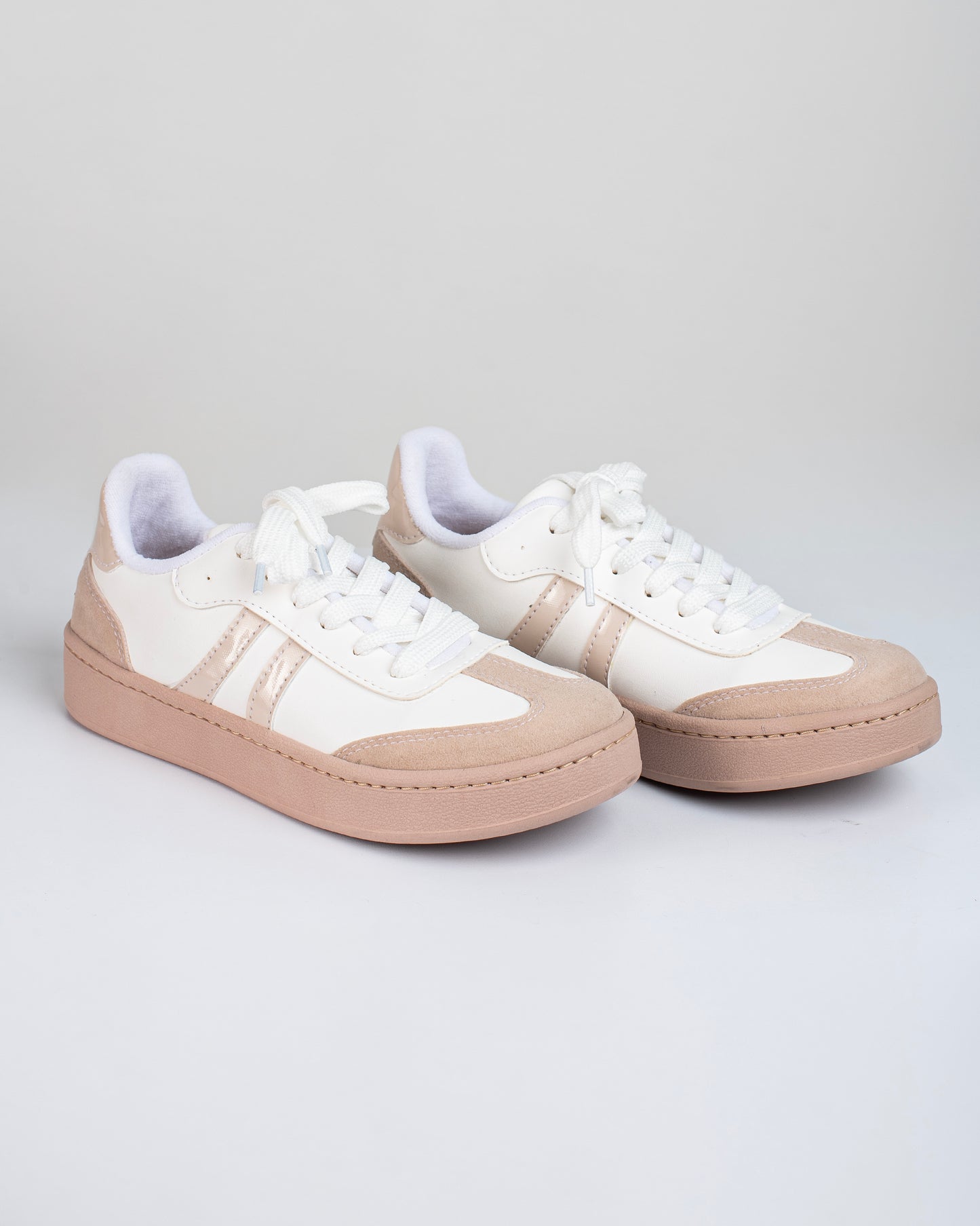 Tenis E162 Estilo Clásico 👟✨